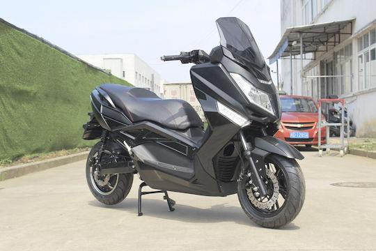 WheelnWater E-Striker Scooter Electric Putere 5000W Autonomie 220km 105Ah Negru Culoare