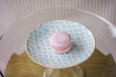Tikiri Cupcake Kuchen Macaroon Beißringe Zahnen Linderung aus Gummi für 0 m+ 3 Stück