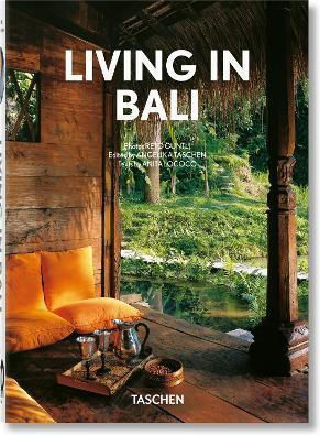 Living in Bali, Multilingual Edition