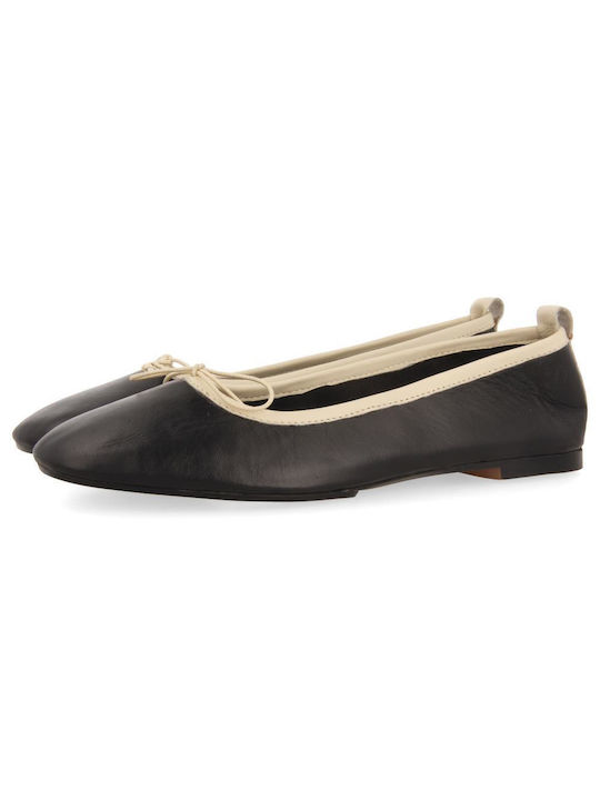 Gioseppo Pointy Ballerinas Black