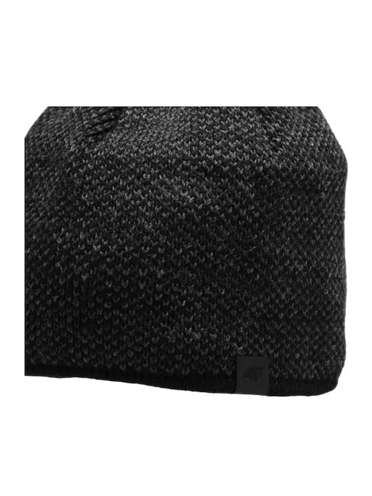 Beanie Beanie Knitted in Black color