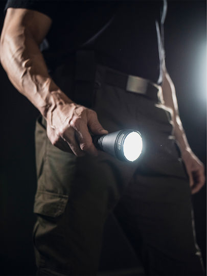 Armytek Lanternă LED IP68 cu Luminozitate Maximă 1850lm Barracuda Pro