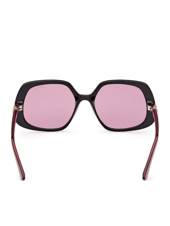 Guess Guess Damen Sonnenbrille mit Schwarz Horn umrandetem Rahmen und Lila Gläser GU7862 05Y