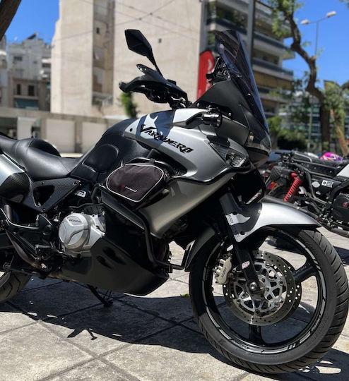 Givi Мотоциклетен Куфар Хонда Варадеро 2003-2006 в Черен цвят