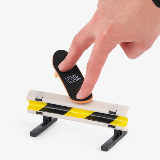 Spin Master Miniature Toy TechDeck Leo Romero - Jeremy Leabras for 6+ years old Years Old