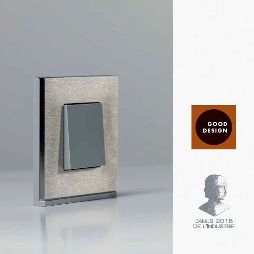 Hager Einzeln Gemauerte Steckdose mit Deckel