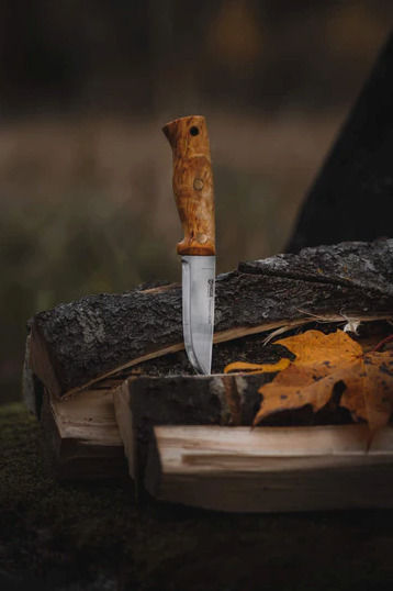 Helle Temagami 14C28N Knife Beige in Leather Sheath