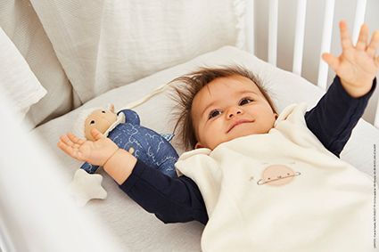 Kaloo Pendant Toy for Car with Music for 0++ Months