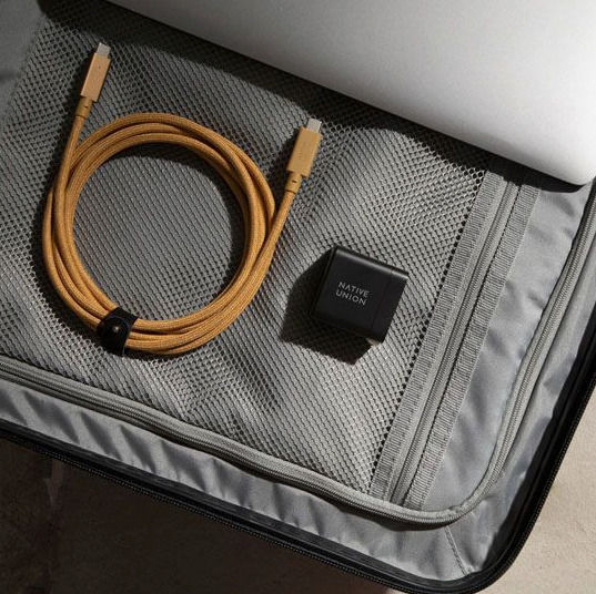 Native Union Зарядно Устройство Без Кабел GaN с 2 USB-C Изходни Порта 35W Power Delivery Черно (NU-FAST-PD35-BLK-EU)
