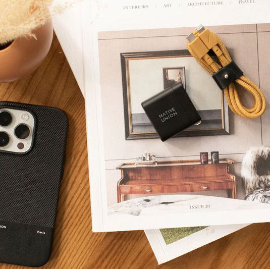 Native Union Зарядно Устройство Без Кабел GaN с 2 USB-C Изходни Порта 35W Power Delivery Черно (NU-FAST-PD35-BLK-EU)