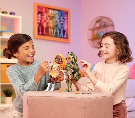 MGA Entertainment Kim Nguyen Κούκλα για 6+ Ετών