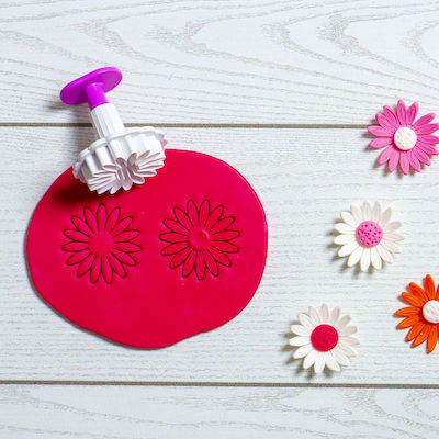 Decora Plastic Flower-Shaped Cookie Cutter 0191123