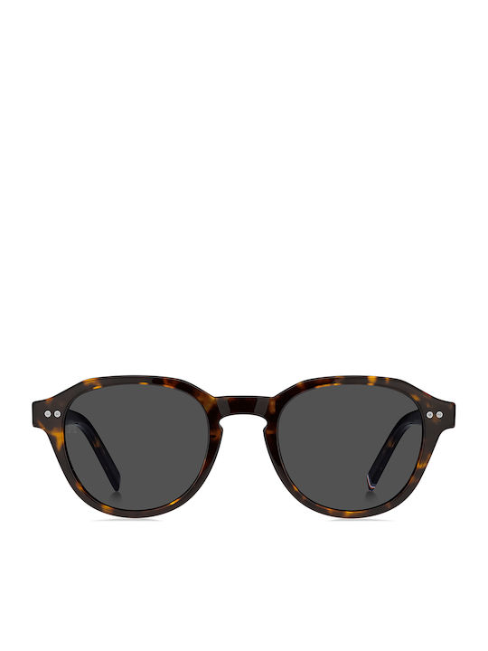 Tommy Hilfiger Men's Sunglasses with Brown Tartaruga Horn-Rimmed Frame and Grey Lens TH1970/S 086/IR