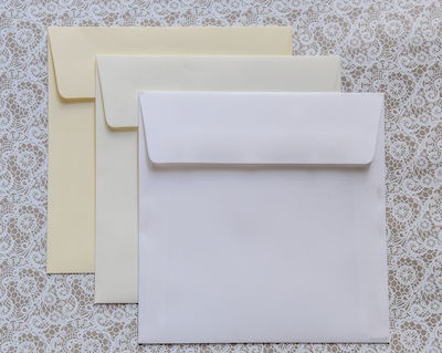 Invitation Envelopes 17X17cm 120gr. With thin embossed strip