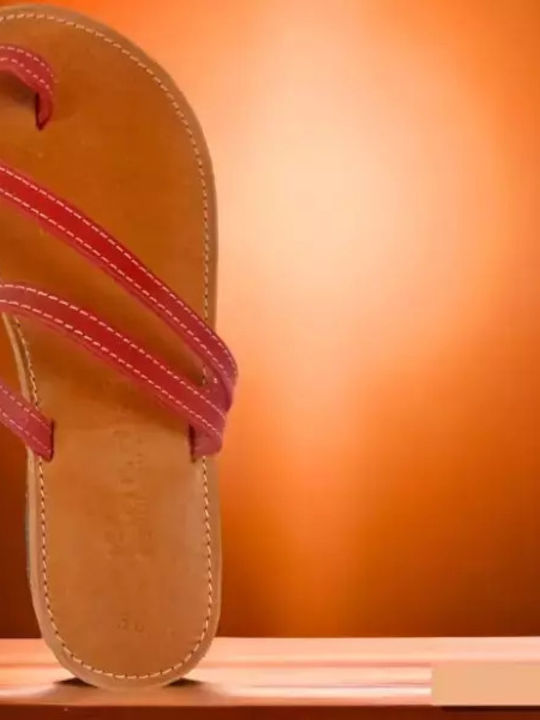 Damen Flache Sandalen in Rot Farbe