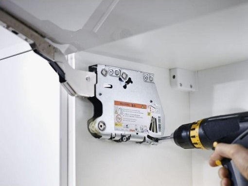 Blum Metallic Cabinet Suspension Mechanism