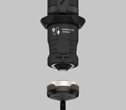 Armytek Pro Φακός LED με Μέγιστη Φωτεινότητα 660lm DOBERMANN