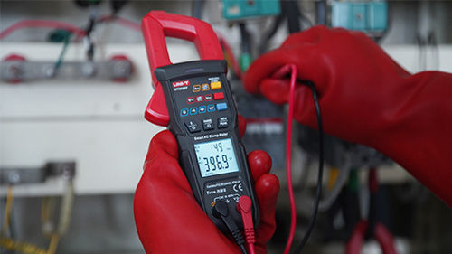 Uni-T Clamp Meter Digital 600A AC True RMS with Test Leads UT202BT