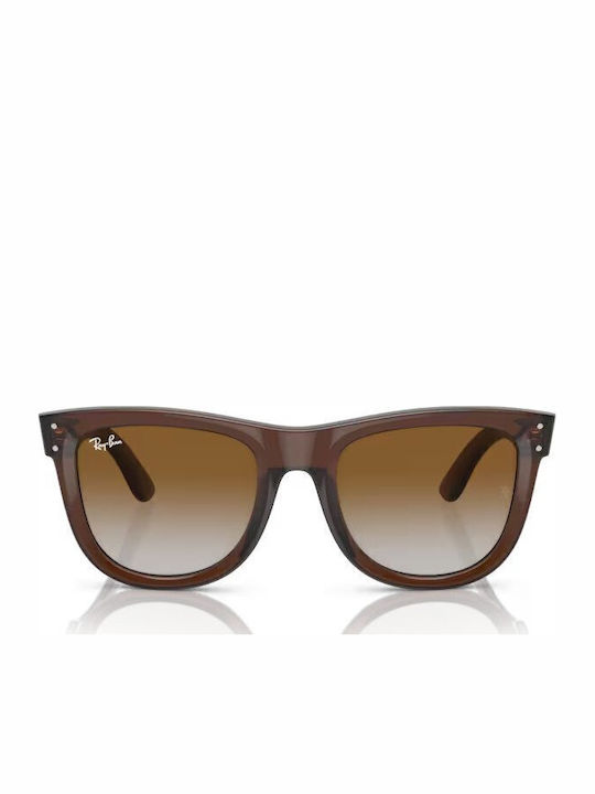 Ray Ban Wayfarer Reverse Unisex Γυαλιά Ηλίου με Καφέ Κοκκάλινο Σκελετό και Καφέ Ντεγκραντέ Φακό RBR0502S 6709CB