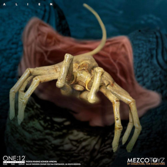 Mezco Toys Alien: Alien Action Figure