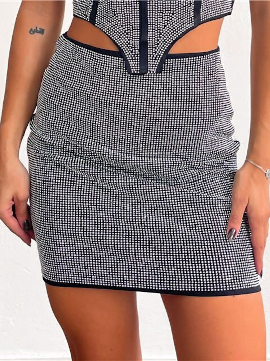 Chica Mini Skirt in Black color