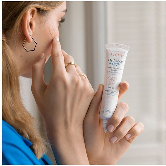 Eau Thermale Avène Hydrance BB Rich 24ωρο Γαλάκτωμα Προσώπου Ημέρας με SPF30 για Ενυδάτωση & Ατέλειες 40ml