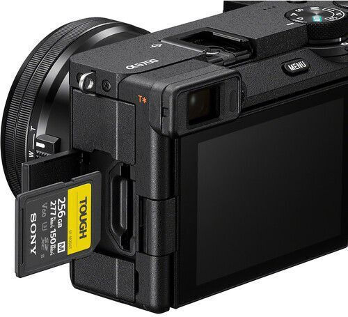 Sony a6700 Mirrorless Camera Kit (E 18-135mm F3.5-5.6 OSS) Black