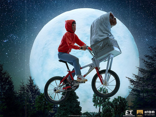 Iron Studios E.T.: E.T. Elliot Figure height 27cm at Scale 1:10