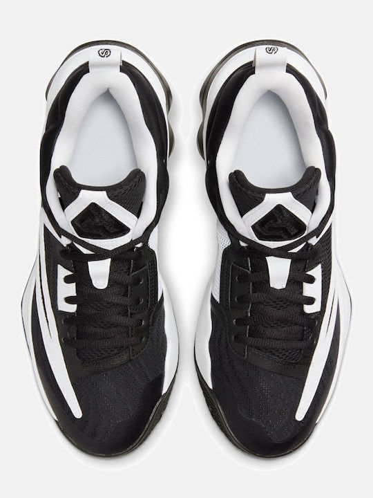 Giannis Immortality 3 Low Basketball Shoes Black / White