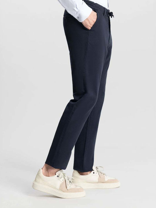 Pantaloni conici DSTREZZED Lancaster Tapered Jogger Twill Knit chino în albastru închis, cu talie reglabilă cu șnur și croială regulată 501700-NOS.649-Dk. Navy