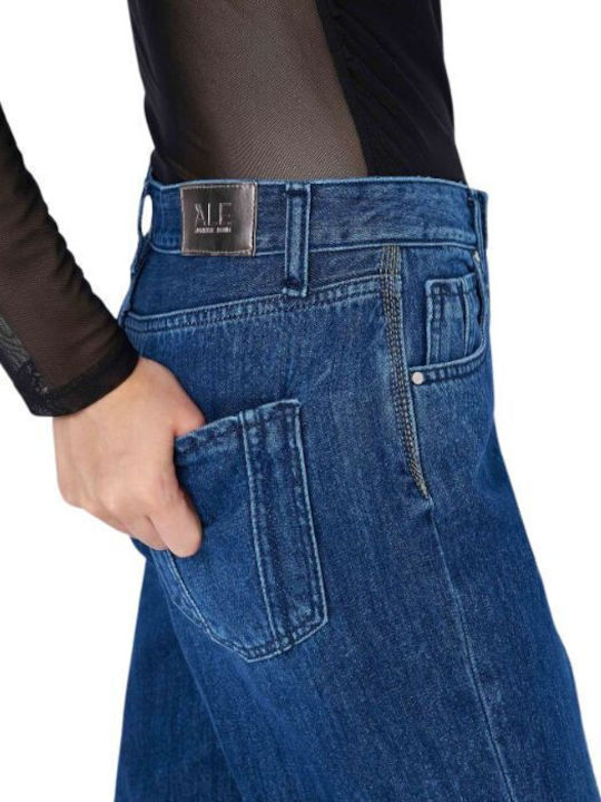 8917717-DENIM