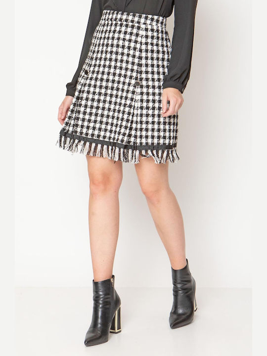 Maxin Mini Skirt in Black color