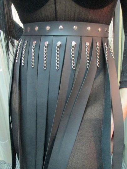BDSM2002168