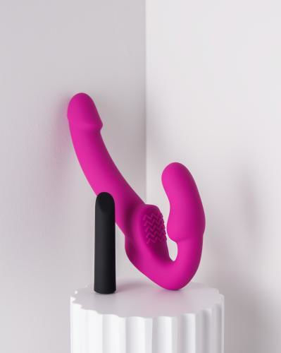 Blush Temptasia Estella Strapless Silicone Dildo with Rechargeable Bullet Strapless Strap On με Dildo με Δόνηση σε Ροζ Χρώμα