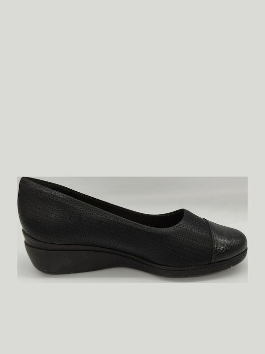 Women's Moccasins in Black Color