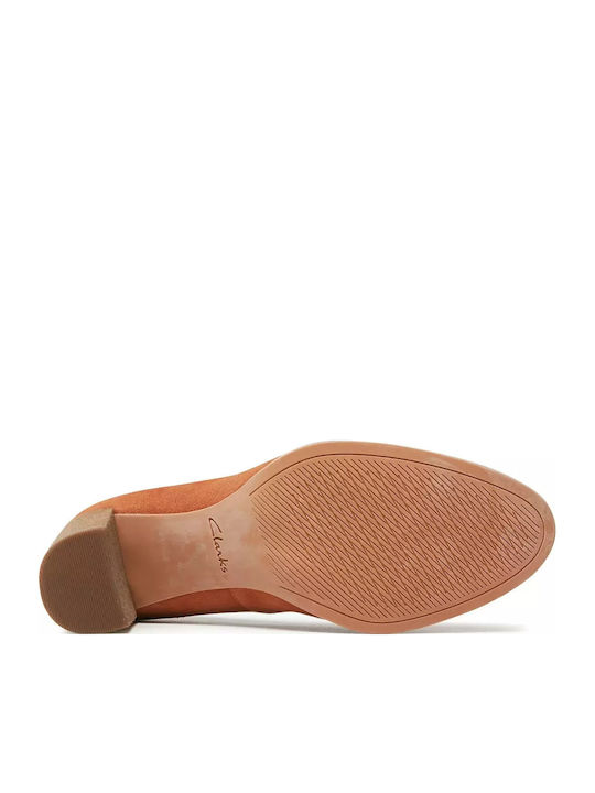 Court Pumps mit hohem Absatz Braun