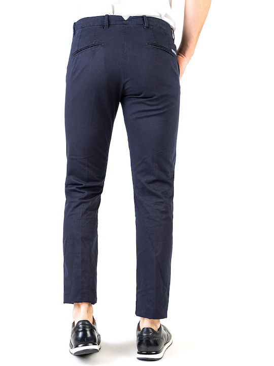 Uniform Jeans