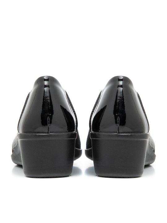 Women's Moccasins in Black Color