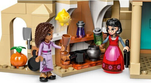LEGO Castle King Magnifico's Castle for 7+ Years 613 Pieces