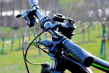 MomoDesign HBG01 52000010 Anatomic Bicycle Handlebar Grips in Black Color