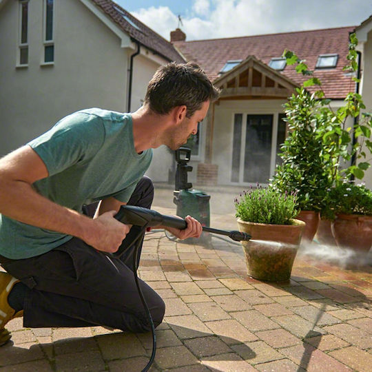 Bosch Universal Aquatak 135 Pressure Washer Electric 1900W with Pressure 135bar and Metal Pump