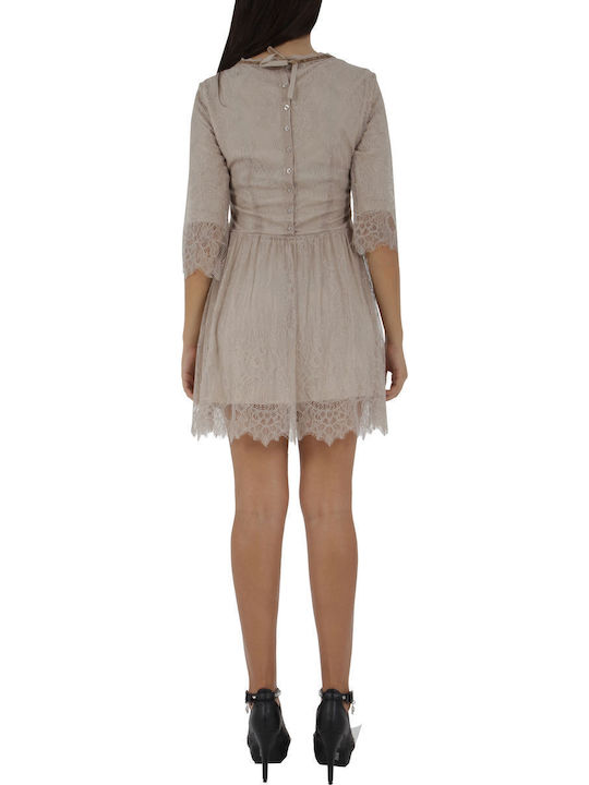 Mini Damenkleid mit Rüschen Beiges