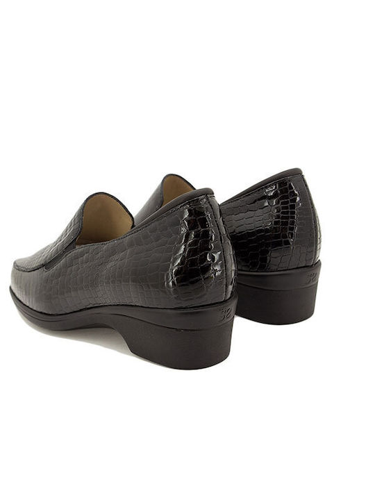 Piesanto Women's Moccasins in Black Color