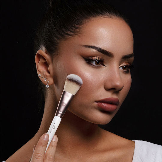 Luvia Makeup Brush made of Synthetic Hair