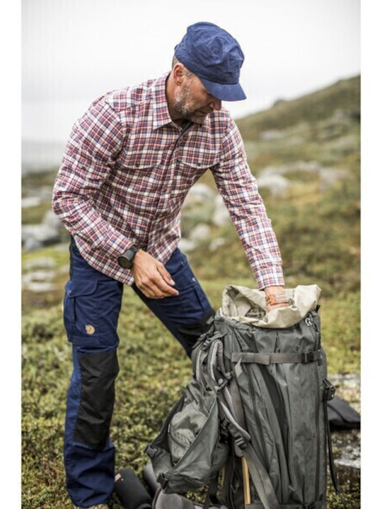 Fjallraven Barents Pro Men's Hiking Long Trousers Green