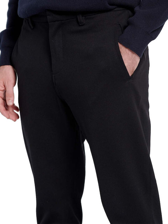Trousers Chino in Straight Line Black.