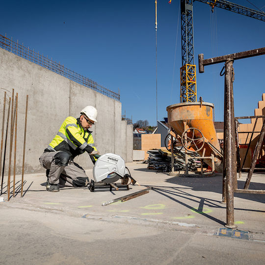 Metabo Δισκοπρίονο 2300W με Σύστημα Αναρρόφησης