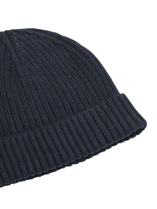 Red Label Beanie Unisex Beanie Knitted in Red color
