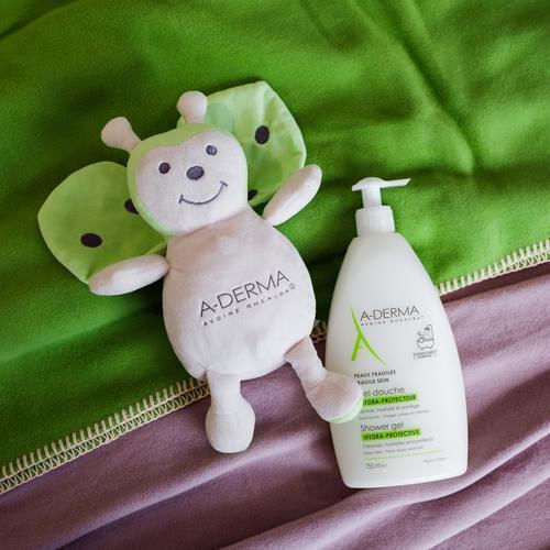 A-Derma Ultra Rich Shower Gel with Soothing Oatmeal 750ml