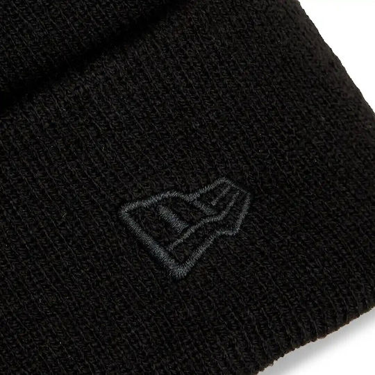 Badge Bulls Beanie Unisex Beanie Knitted in Black color